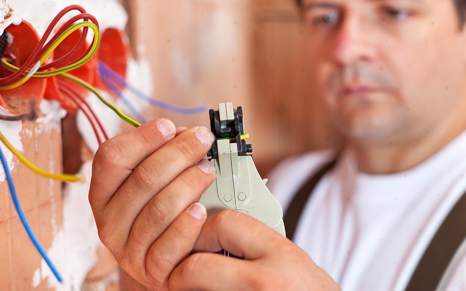 cherche électricien Persan